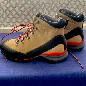 Swiss Ladies Hiking Boots. Only worn once